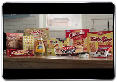 Tablet a reproduzir um anúncio no qual aparecem os produtos da Adam Foods